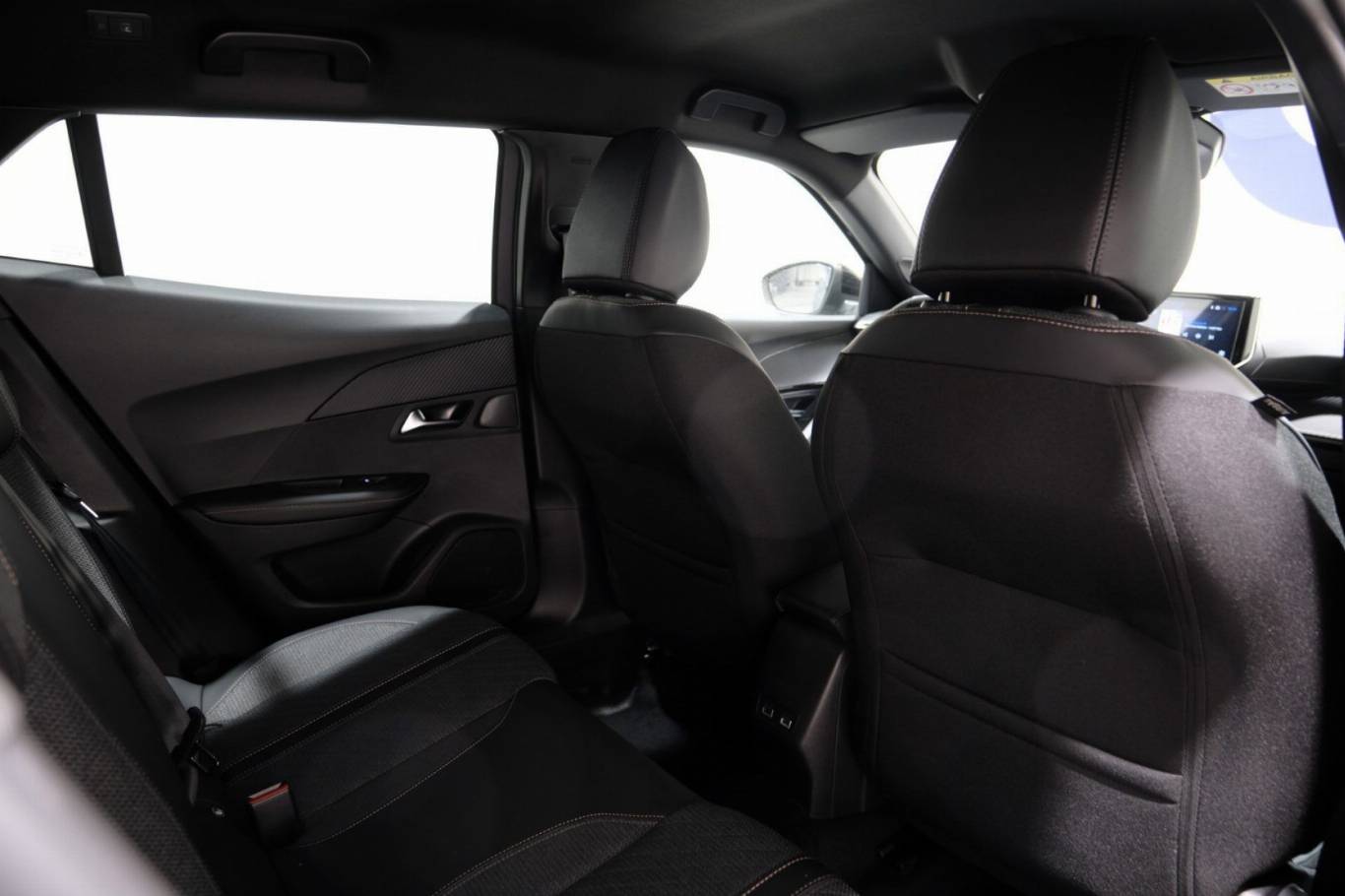 PEUGEOT 2008 56