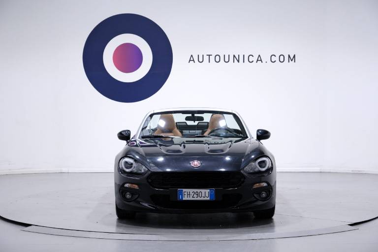 FIAT 124 Spider 2