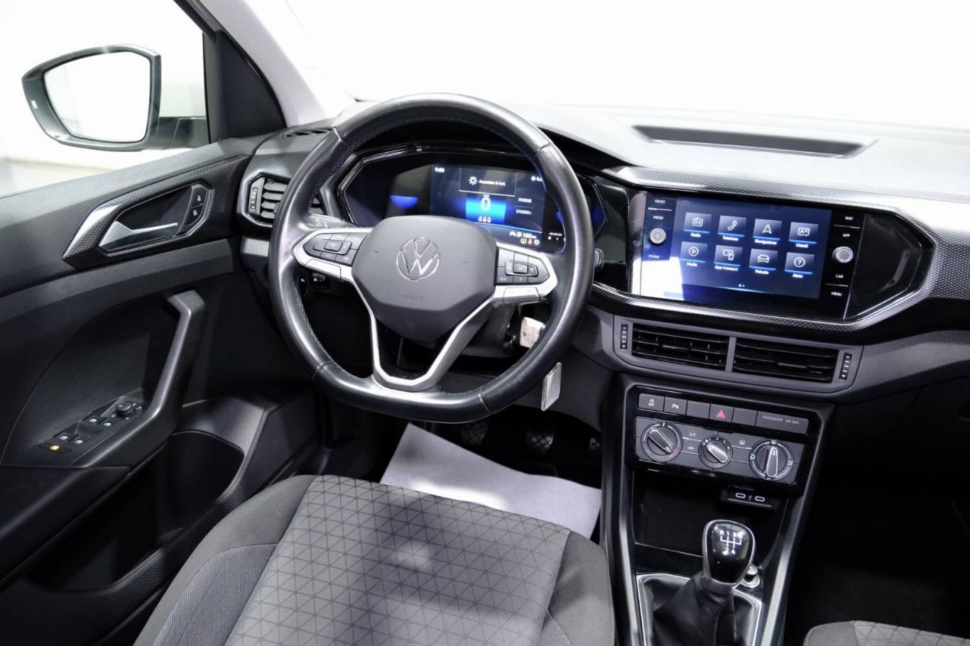 VOLKSWAGEN T-Cross 38