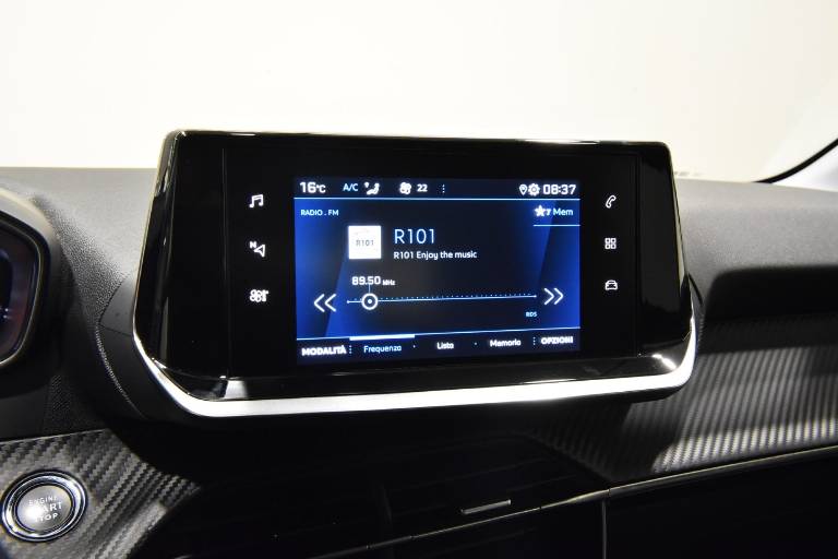 PEUGEOT 208 19