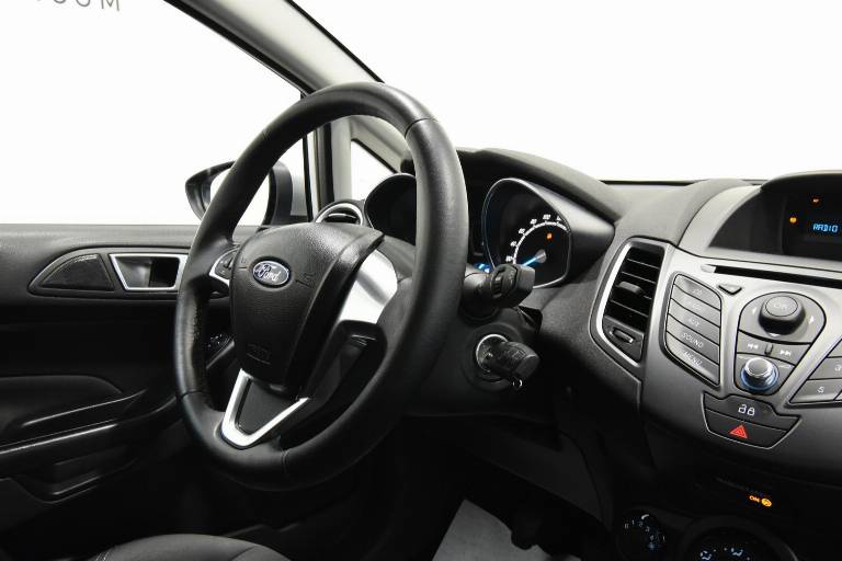 FORD Fiesta 28