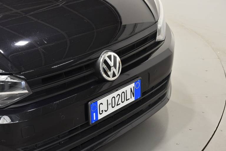 VOLKSWAGEN Polo 37