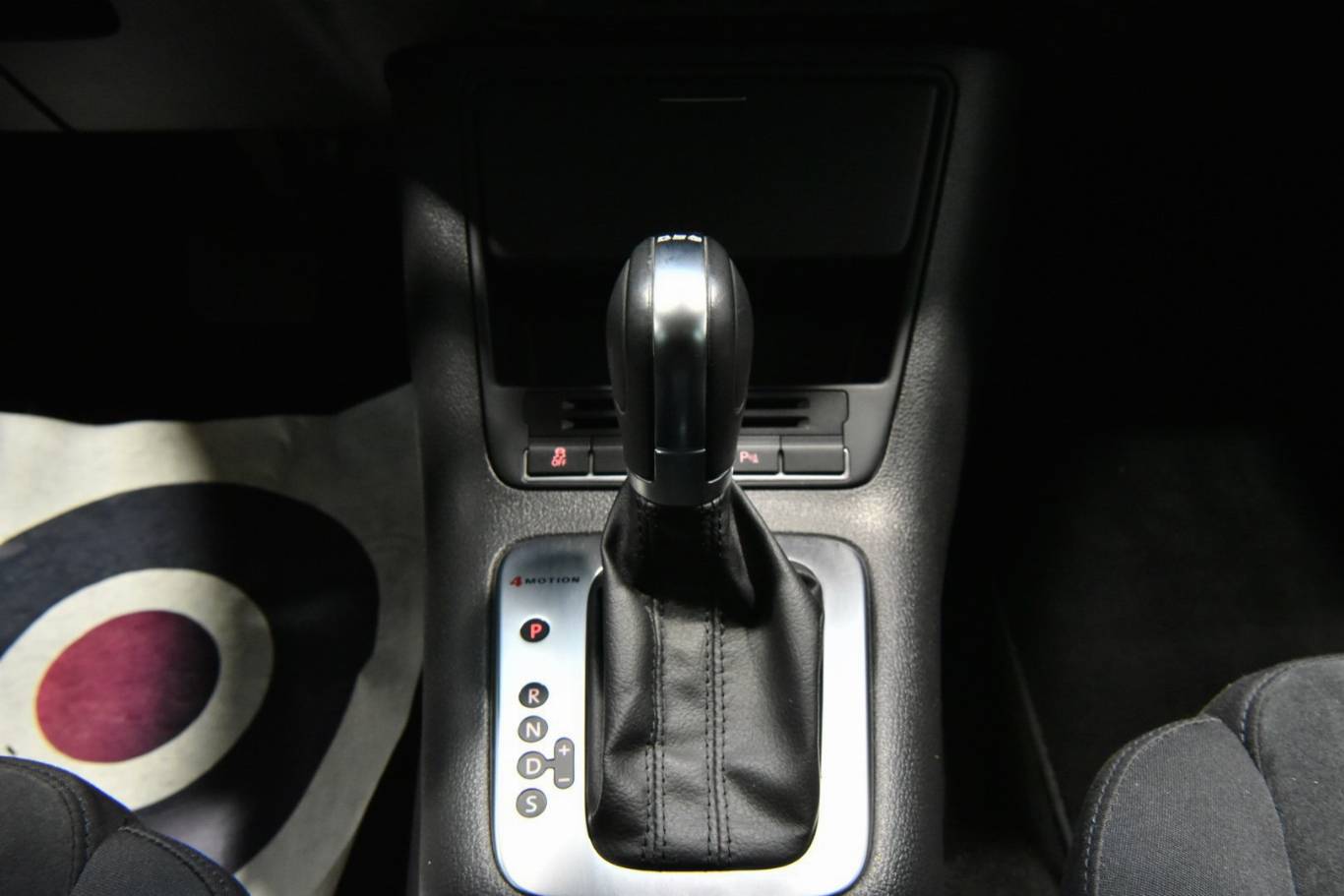 VOLKSWAGEN Tiguan 10