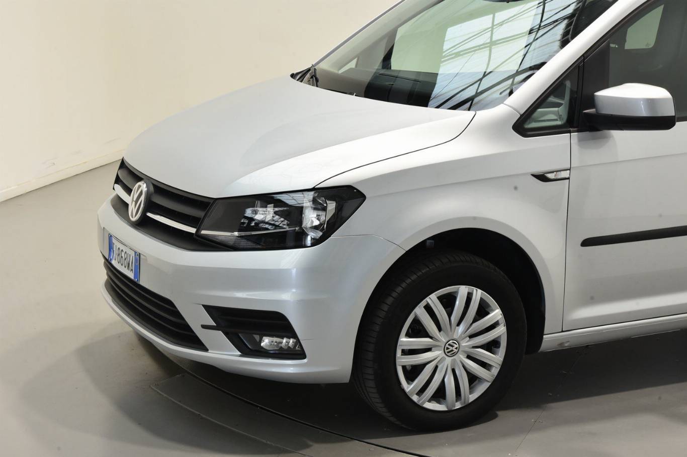 VOLKSWAGEN Caddy 18