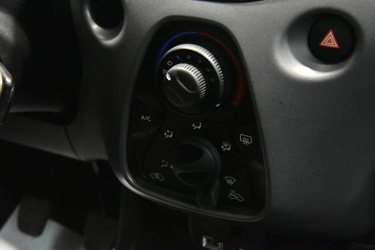 TOYOTA Aygo 23
