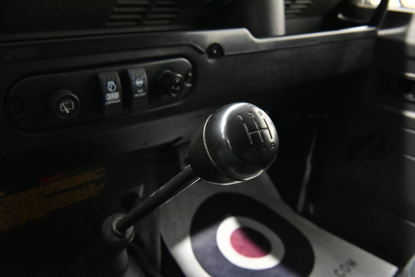 LAND ROVER Defender 10