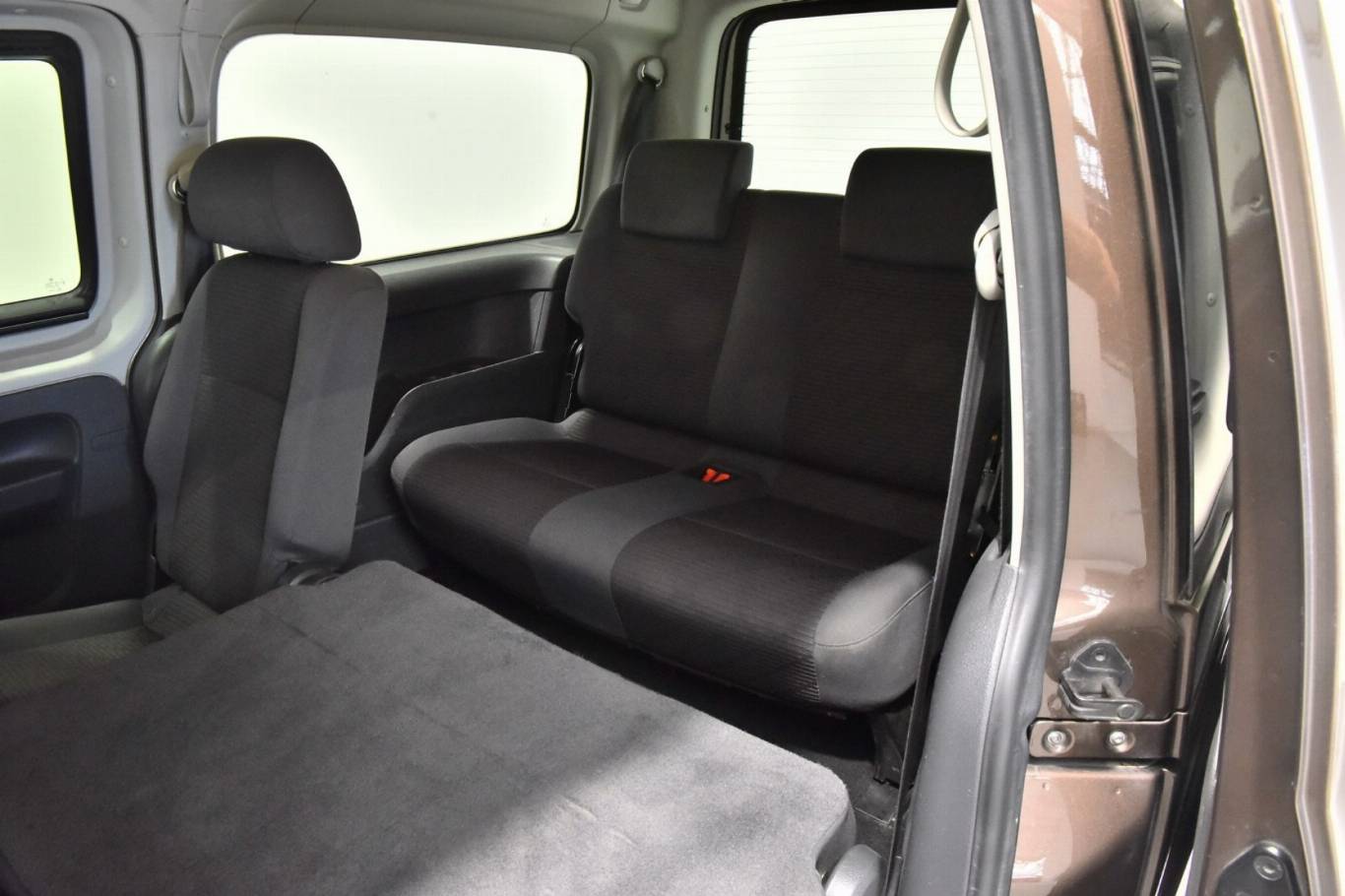 VOLKSWAGEN Caddy 13