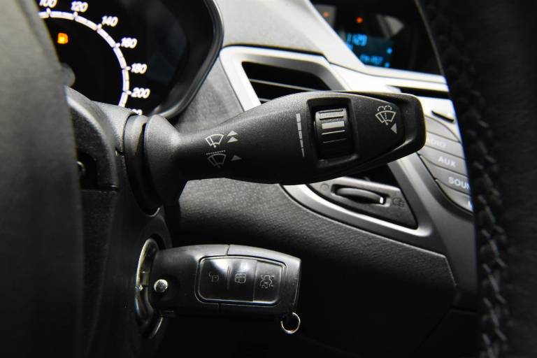FORD Fiesta 27