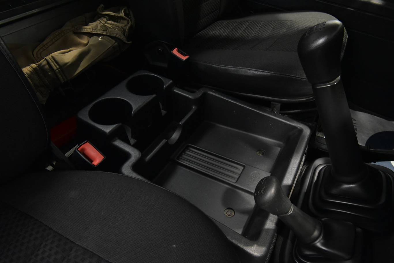 LAND ROVER Defender 22