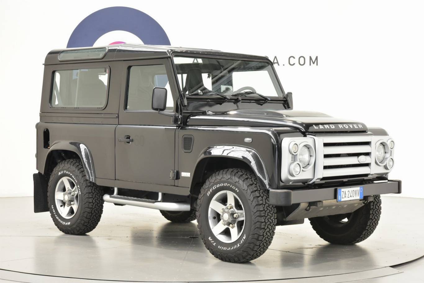 LAND ROVER Defender 27