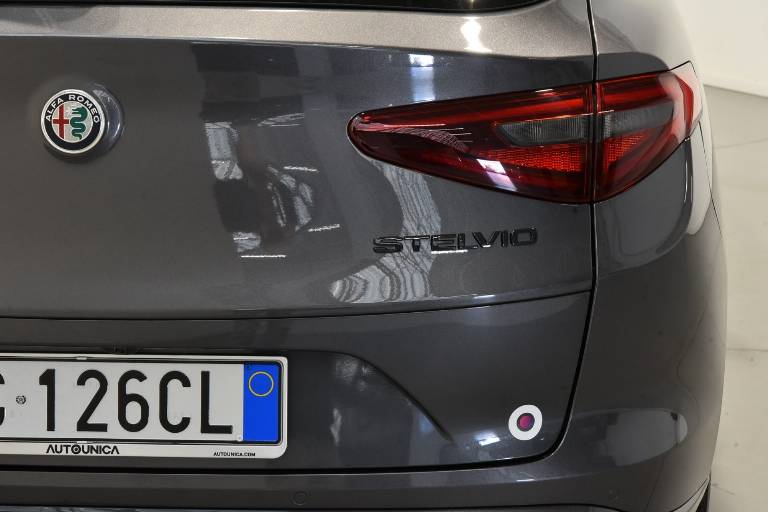 ALFA ROMEO Stelvio 19