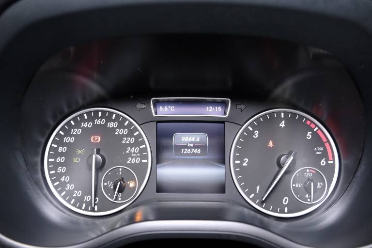 MERCEDES-BENZ B 200 8