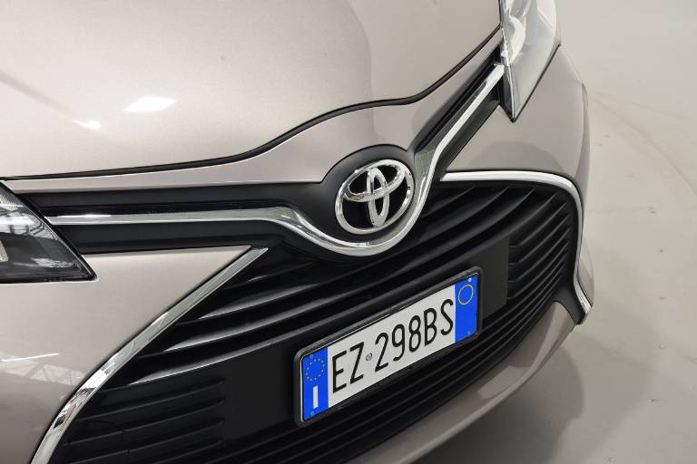TOYOTA Yaris 41