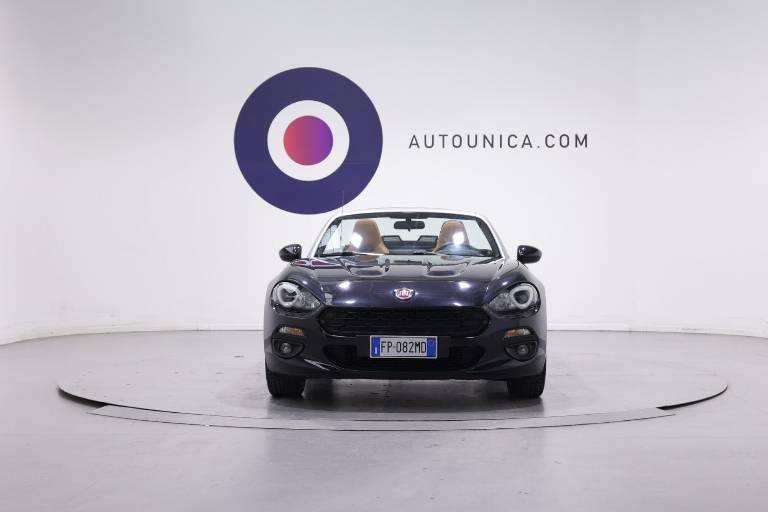 FIAT 124 Spider 2