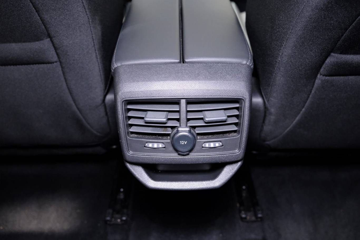 PEUGEOT 3008 48