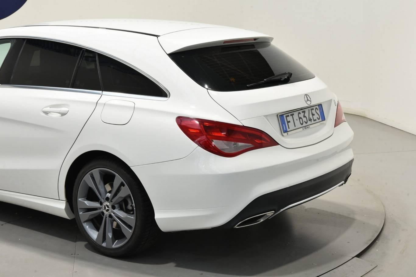 MERCEDES-BENZ CLA 180 33