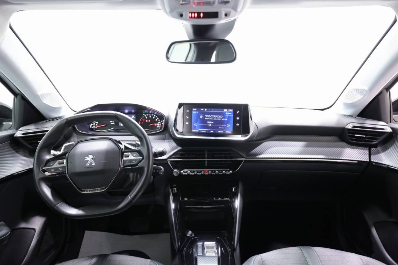 PEUGEOT 208 10