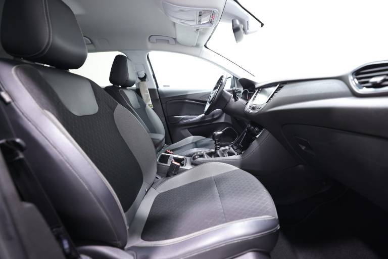OPEL Grandland X 52