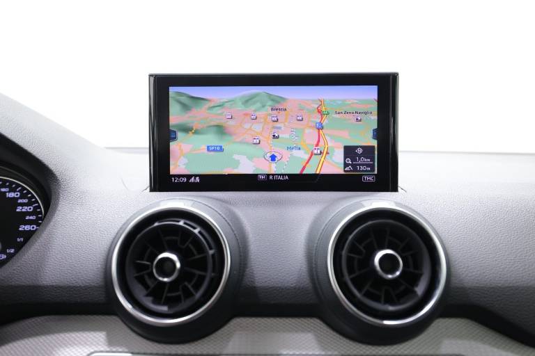 AUDI Q2 26