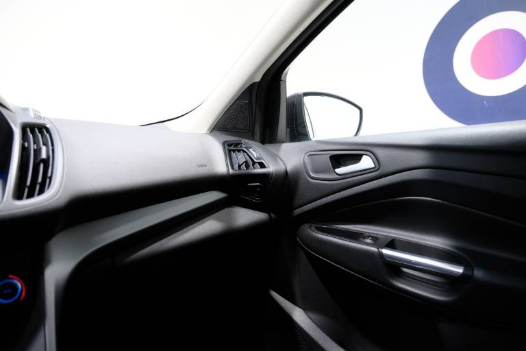 FORD Kuga 34