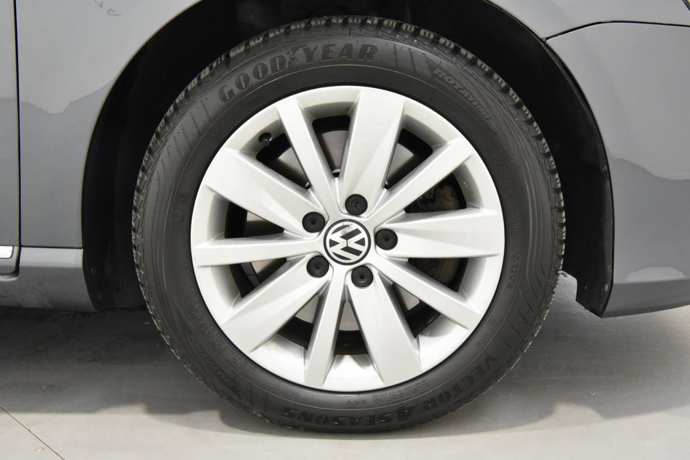 VOLKSWAGEN Passat 34