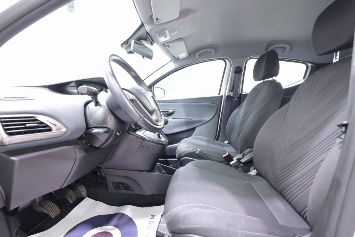 LANCIA Ypsilon 18