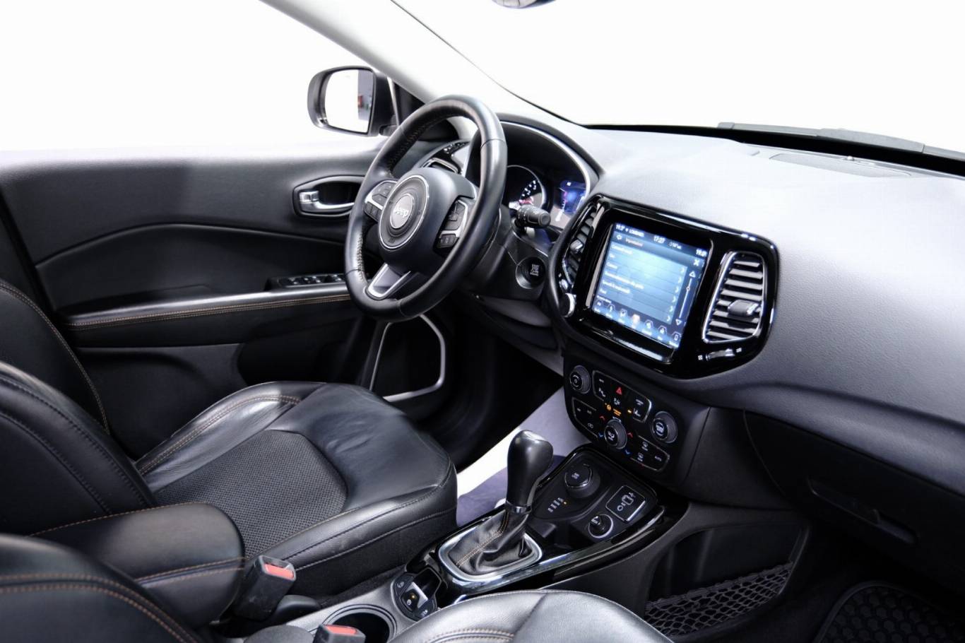JEEP Compass 57
