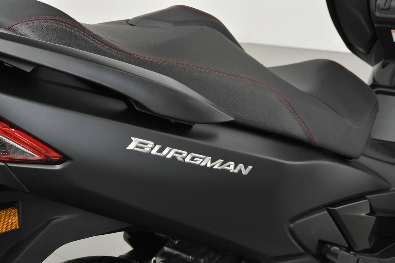 SUZUKI Burgman AN 400 39