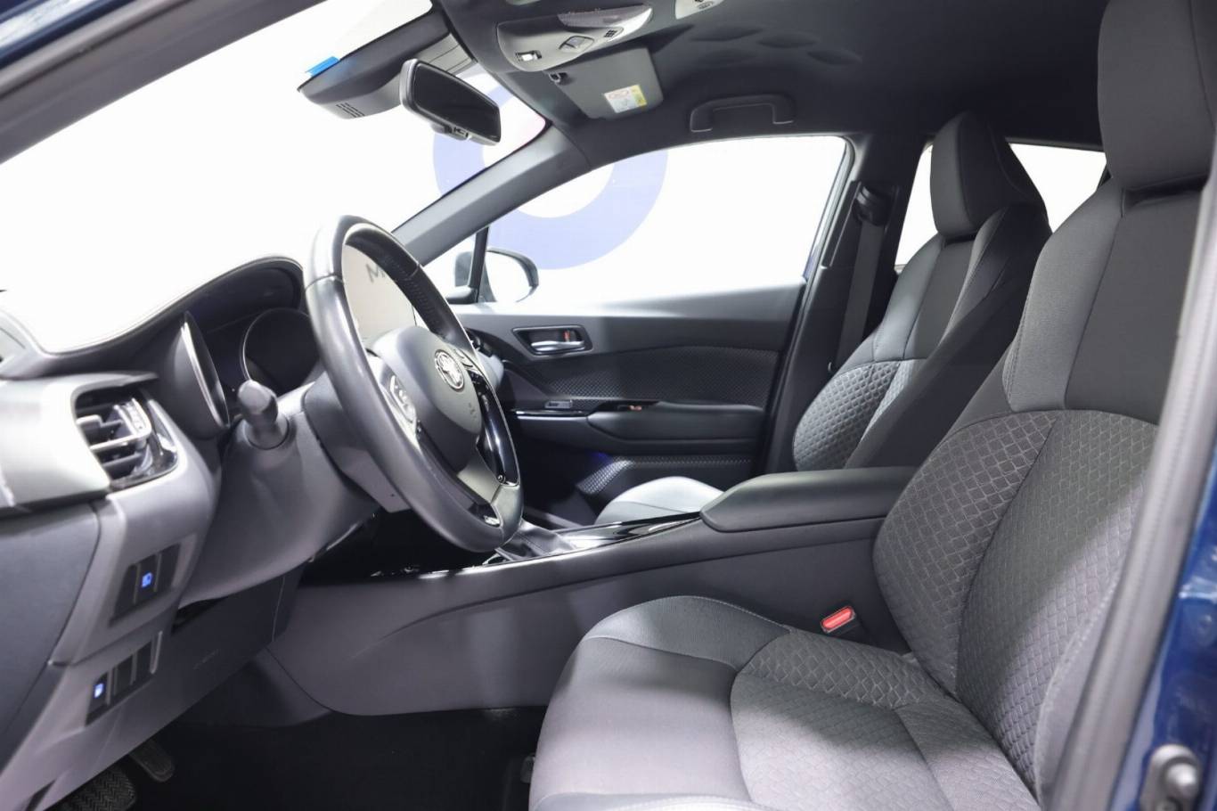 TOYOTA C-HR 19