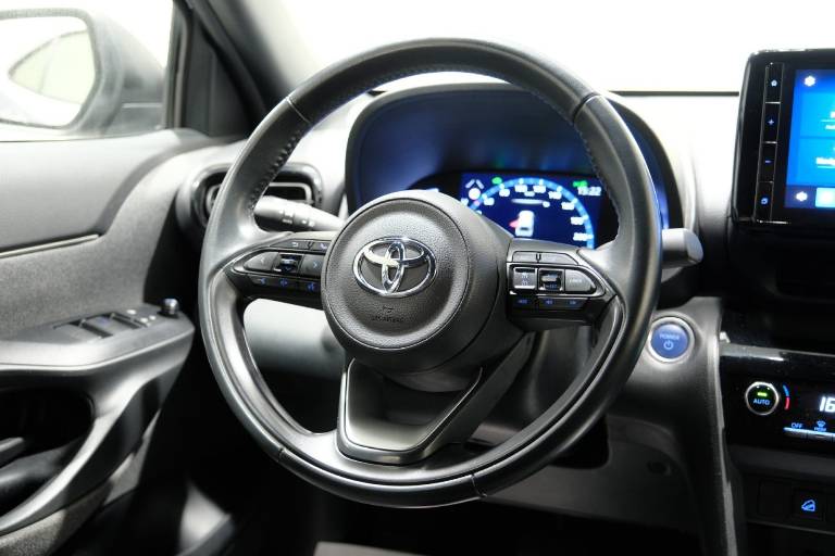 TOYOTA Yaris Cross 41
