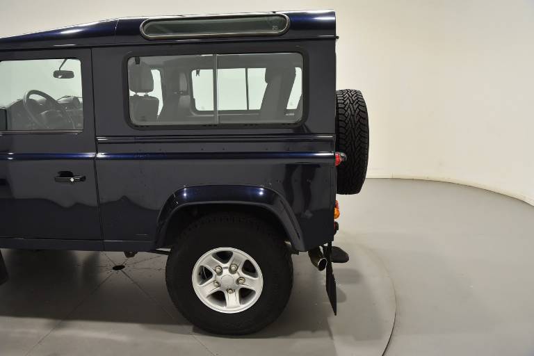 LAND ROVER Defender 50