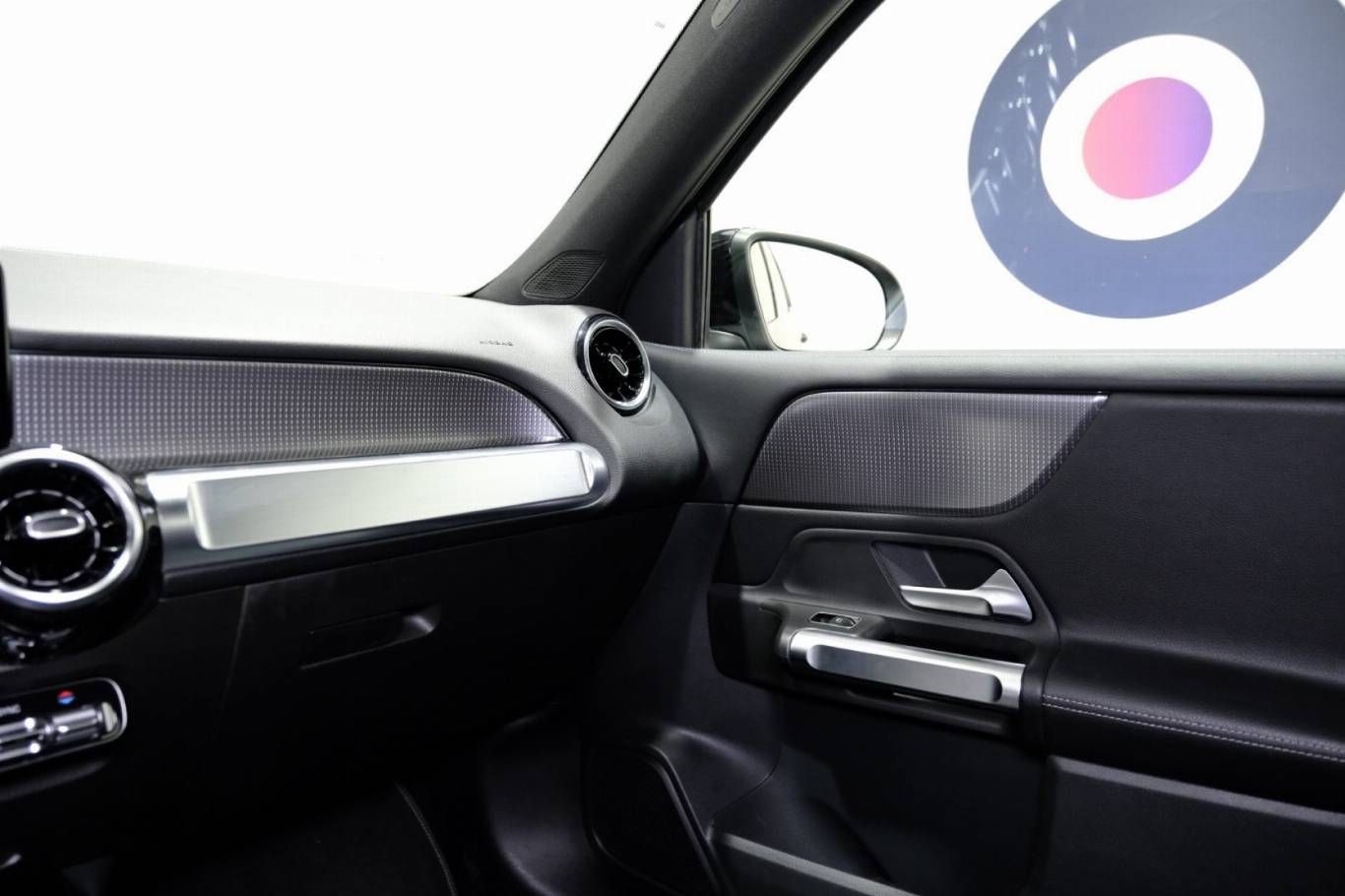 MERCEDES-BENZ GLB 200 32