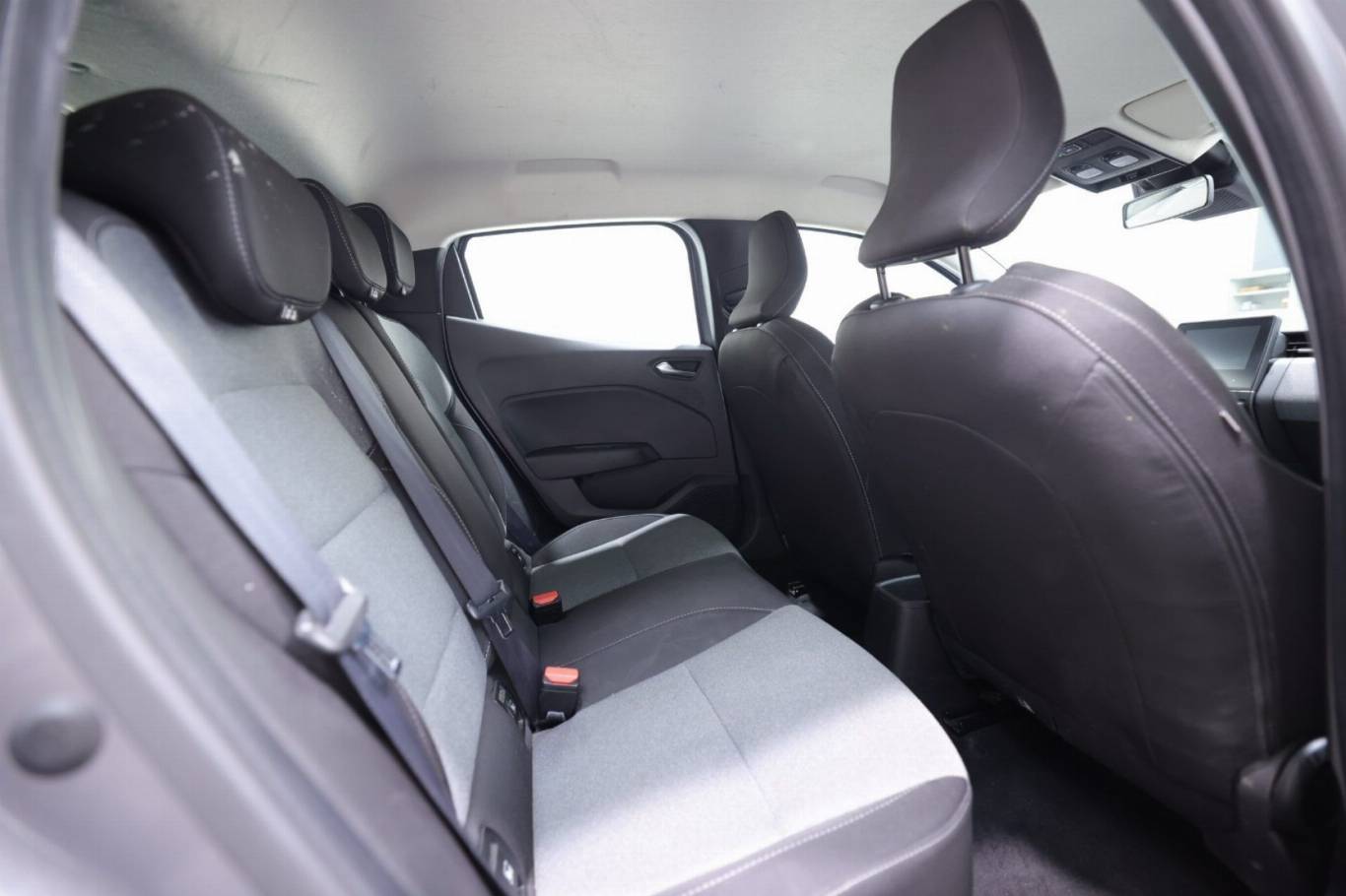 RENAULT Clio 44
