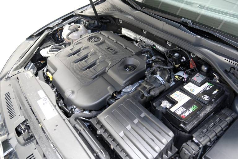 VOLKSWAGEN Golf GTD 66