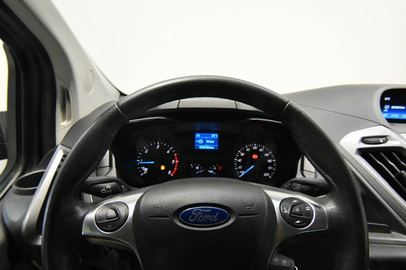 FORD Tourneo Custom 23