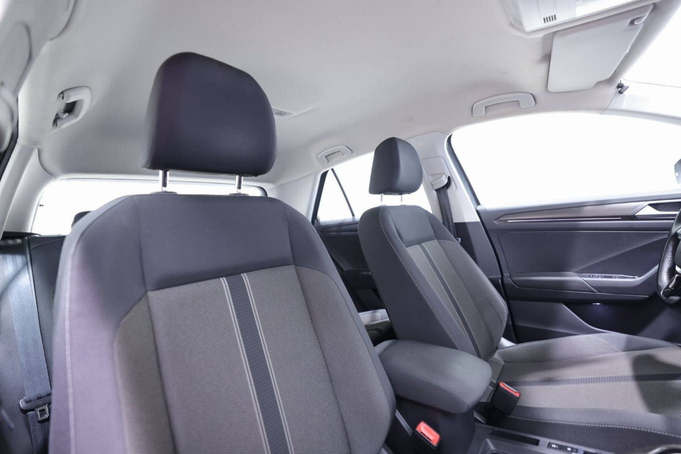 VOLKSWAGEN T-Roc 47