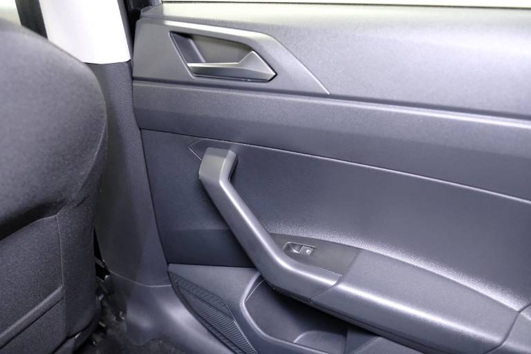 VOLKSWAGEN Polo 39