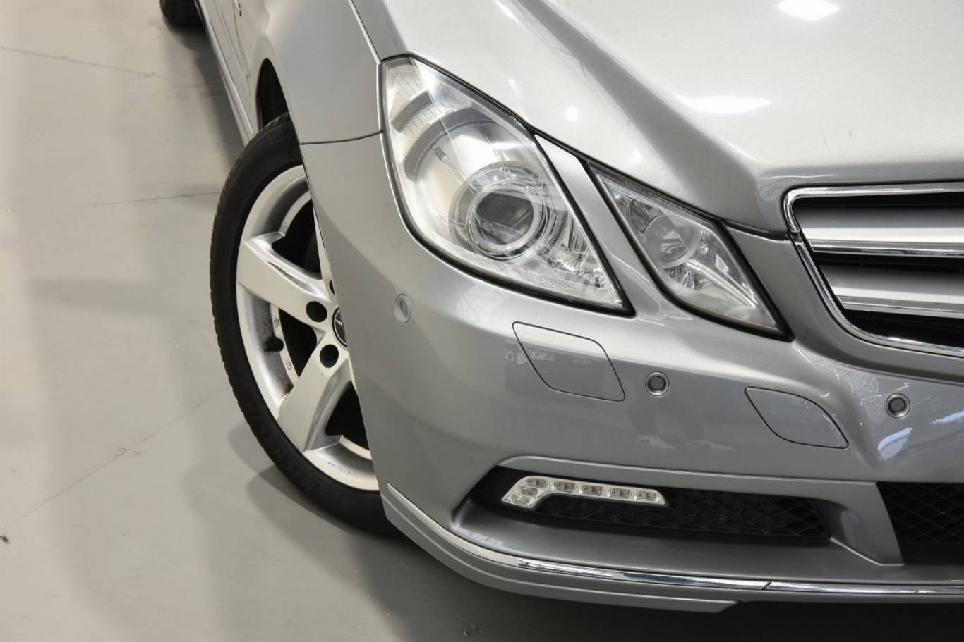 MERCEDES-BENZ E 220 52