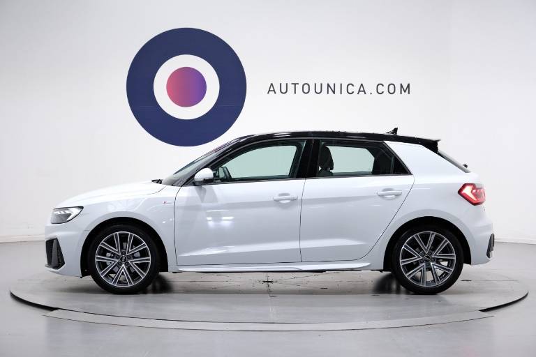 AUDI A1 11