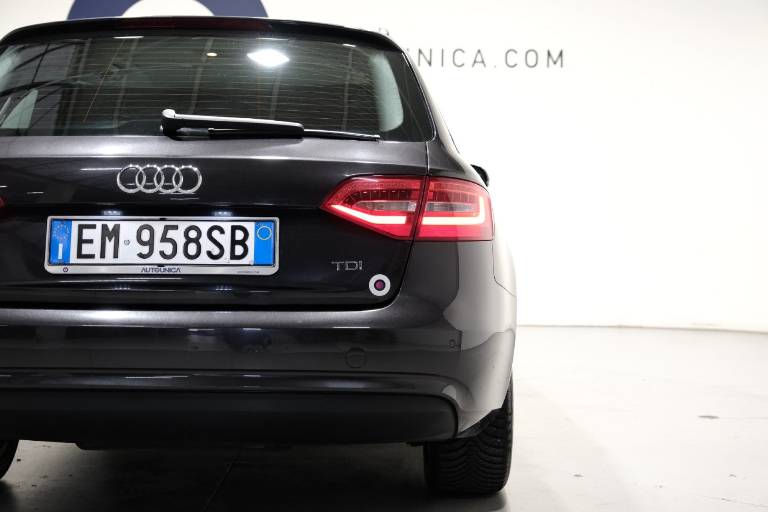 AUDI A4 64