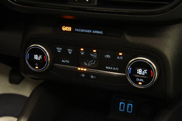 FORD Focus 44