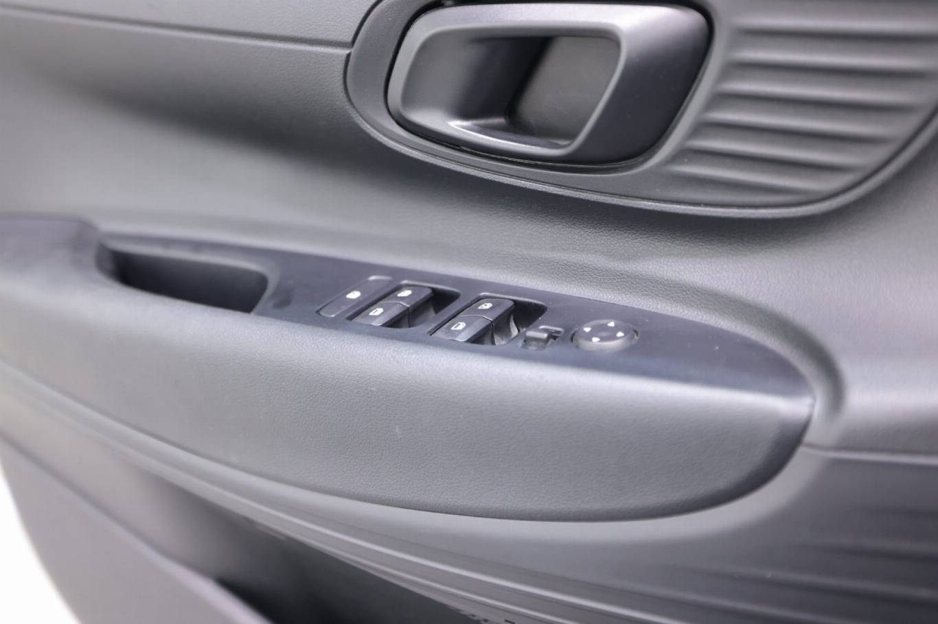 HYUNDAI I20 31