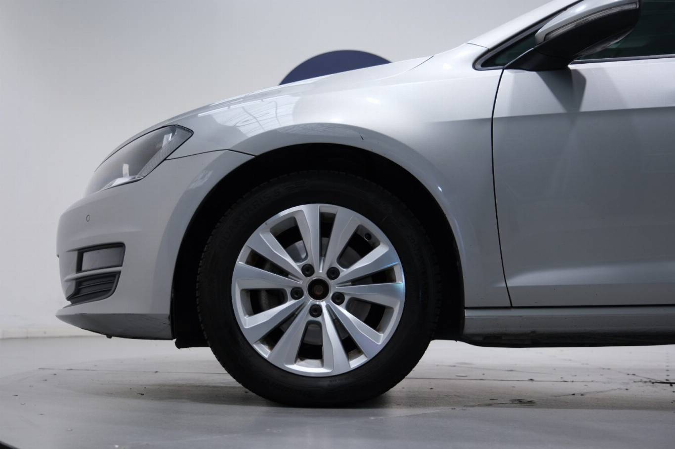VOLKSWAGEN Golf 17