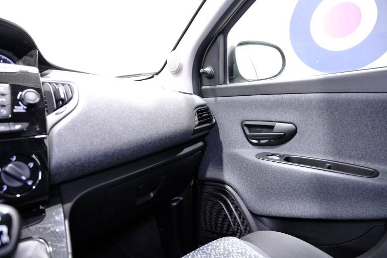 LANCIA Ypsilon 28