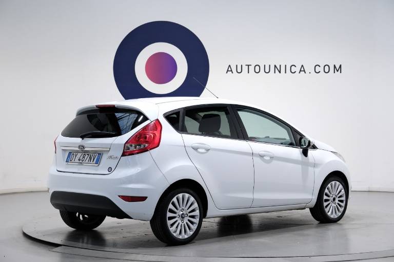 FORD Fiesta 14