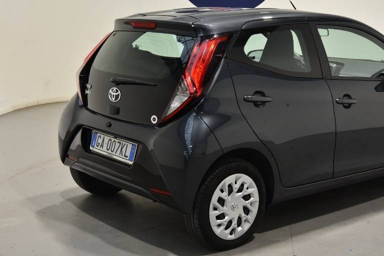 TOYOTA Aygo 18