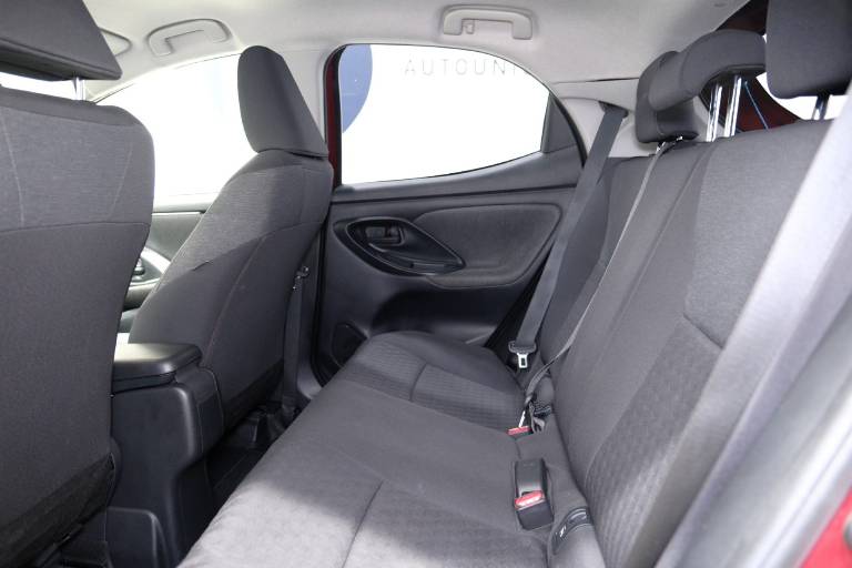 TOYOTA Yaris 36