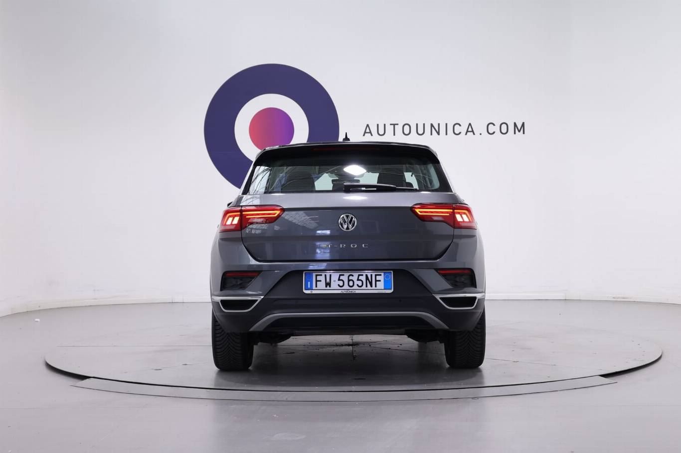 VOLKSWAGEN T-Roc 6
