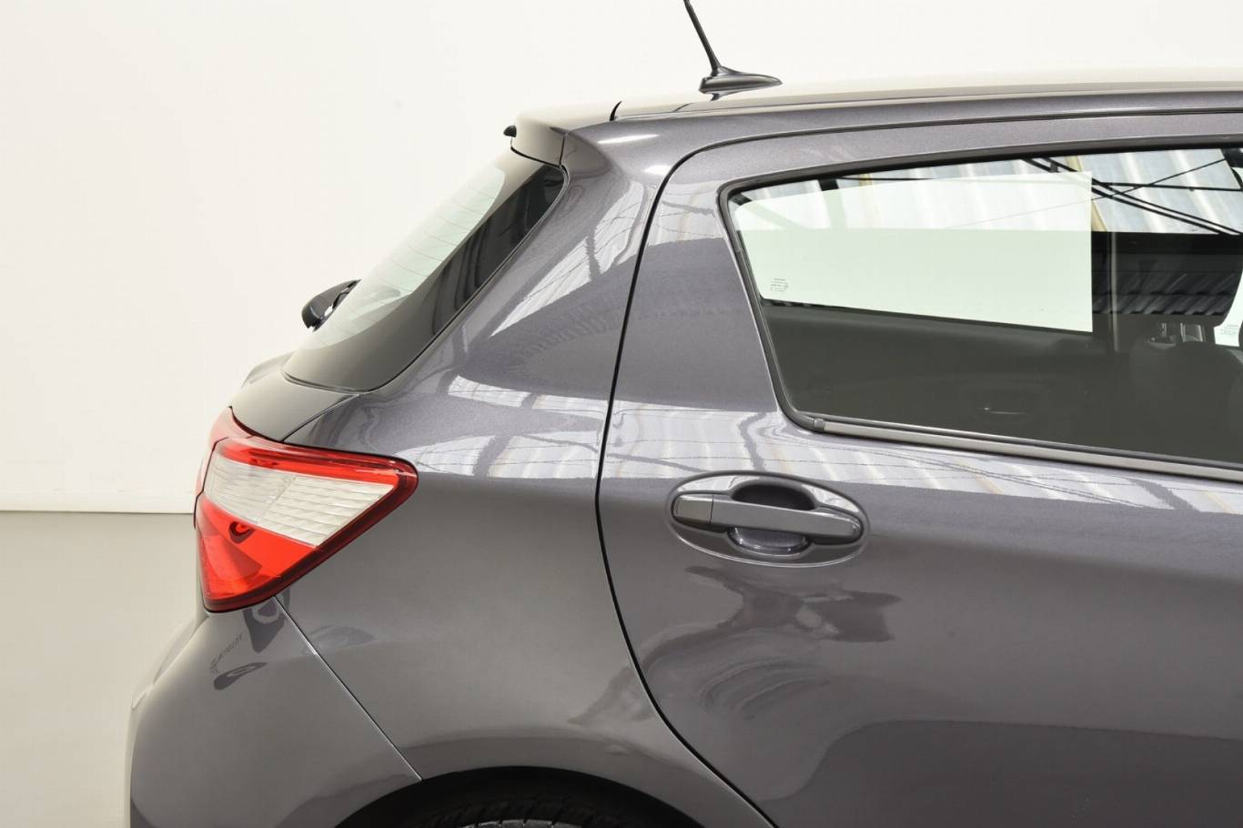 TOYOTA Yaris 47