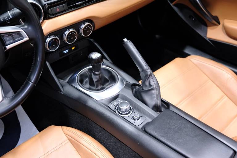 FIAT 124 Spider 33
